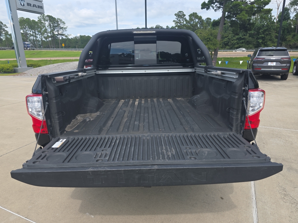 2022 Nissan Titan SV photo 4