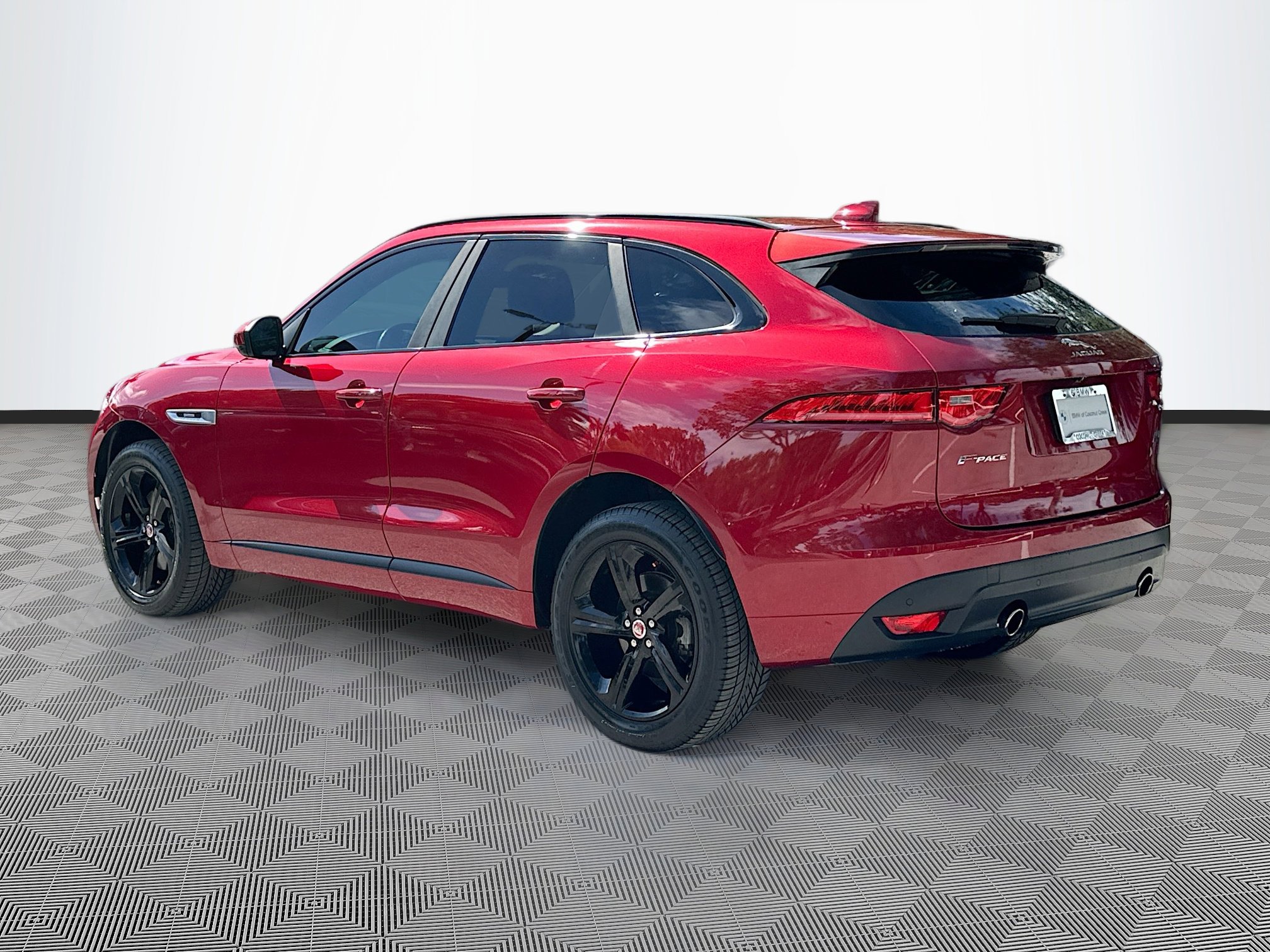 2018 Jaguar F-PACE R-Dynamic SE photo 5