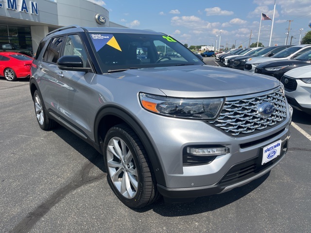 2022 Ford Explorer Platinum photo 3