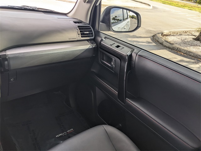 2024 Toyota 4Runner TRD Off-Road Premium photo 8
