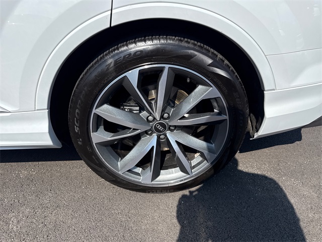 2021 Audi SQ7 Prestige photo 4