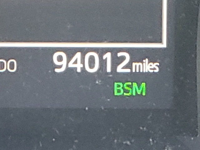 2020 Toyota Camry SE photo 3