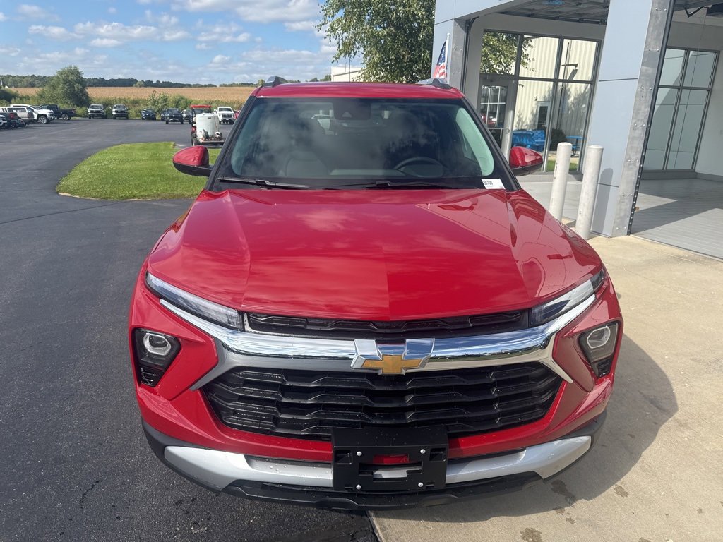 2026 Chevrolet Trailblazer LT photo 2