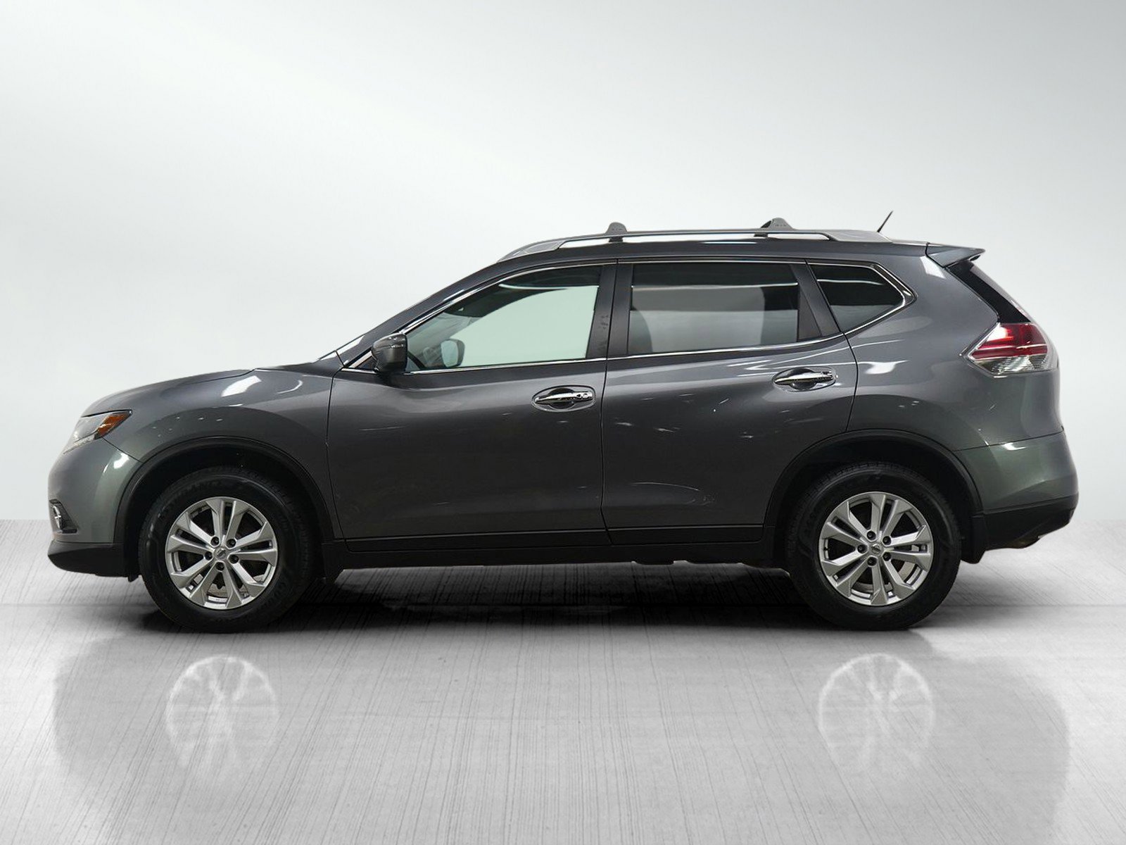 Used 2016 Nissan Rogue SV with VIN 5N1AT2MV7GC847065 for sale in South Saint Paul, Minnesota
