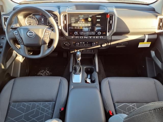 2025 Nissan Frontier SV photo 4