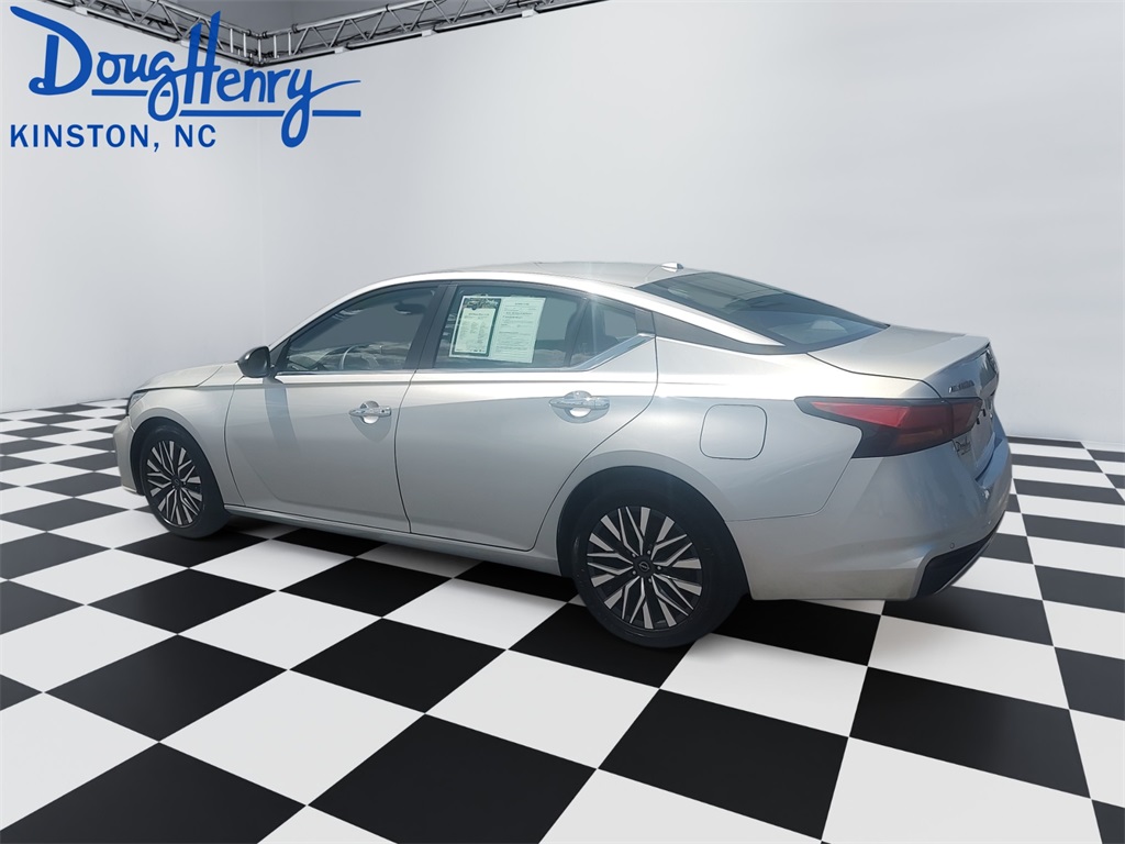 2024 Nissan Altima 2.5 SV photo 3
