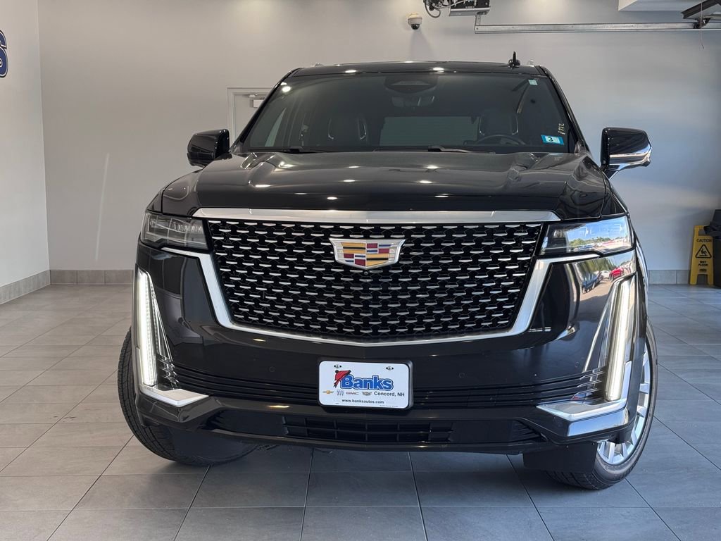 2022 Cadillac Escalade Premium Luxury photo 3