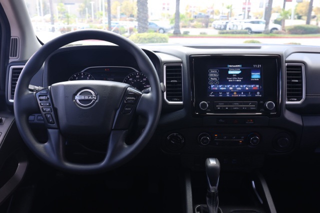2023 Nissan Frontier SV photo 19