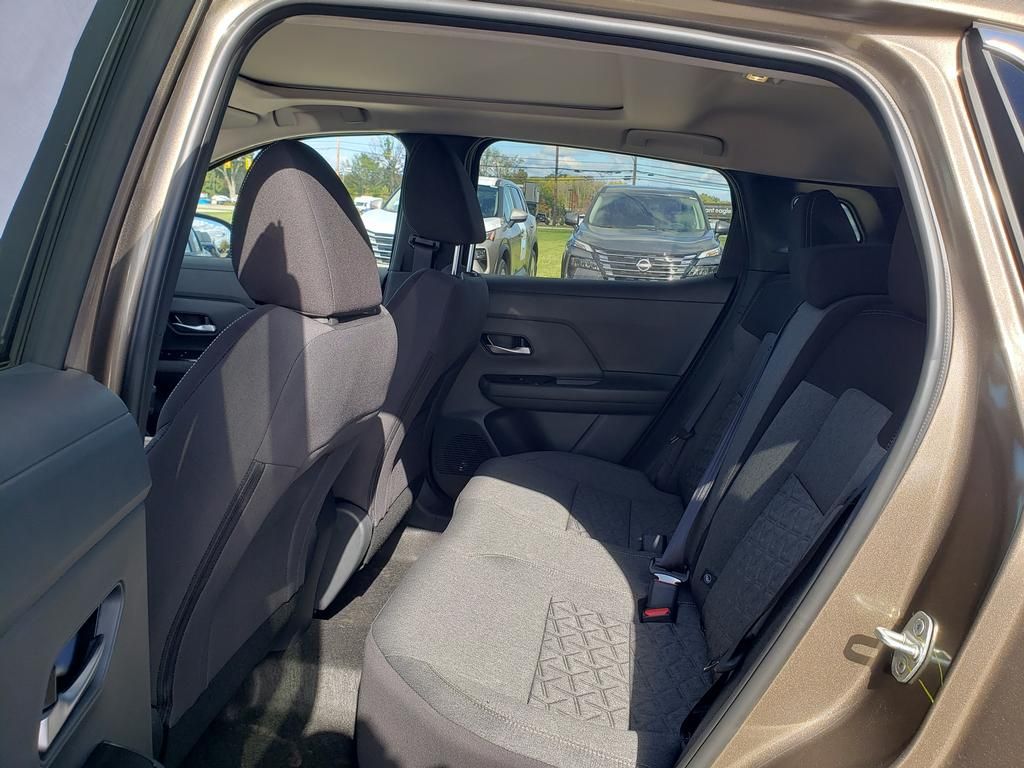 2026 Nissan Kicks SV photo 4