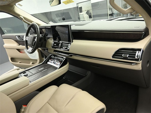 2023 LINCOLN NAVIGATOR - Image 28