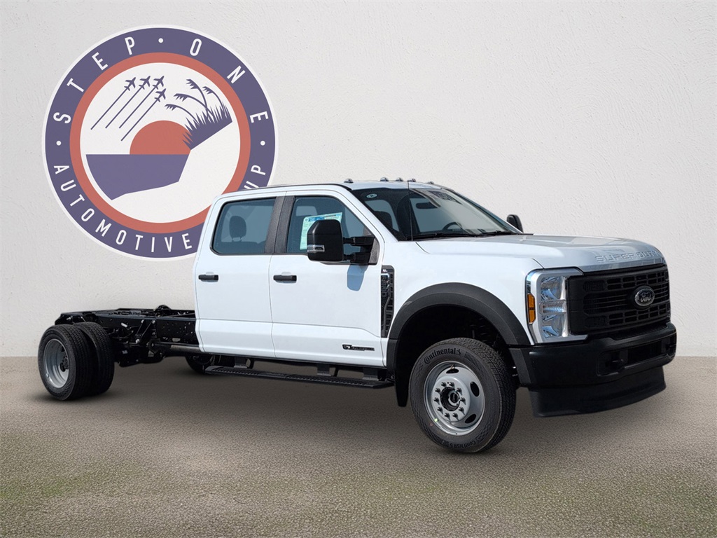 2026 Ford F-550 photo 2