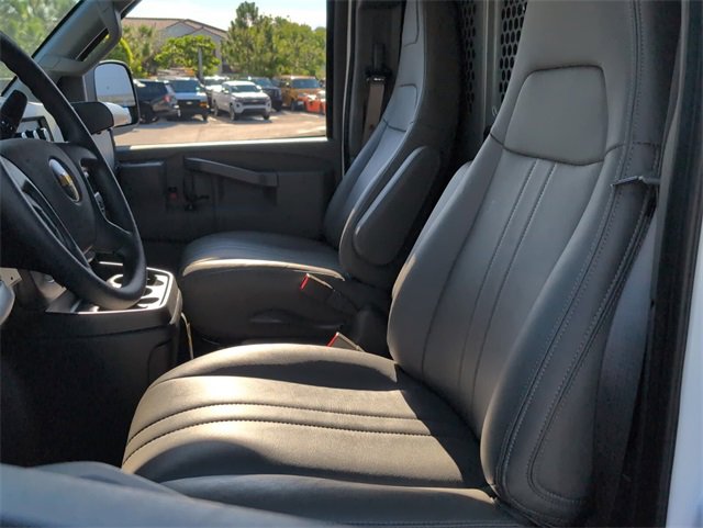 2025 Chevrolet Express Cargo 2500 photo 5