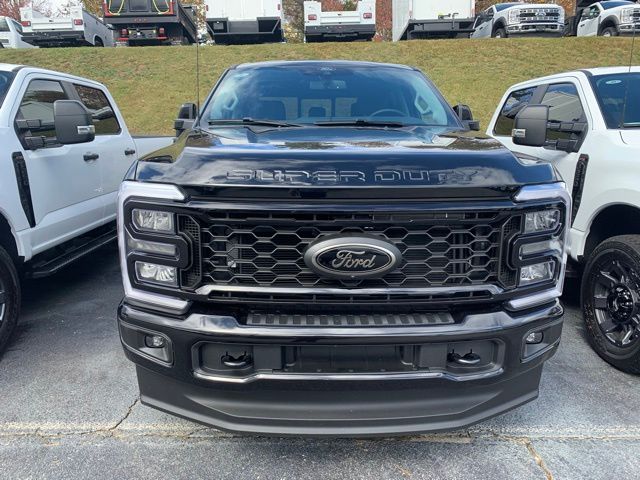 2026 Ford F-350 Lariat photo 3