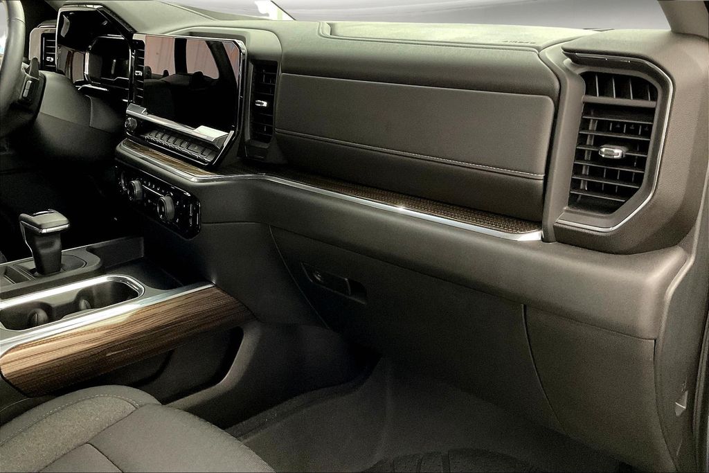 2023 Chevrolet Silverado 1500 RST photo 16
