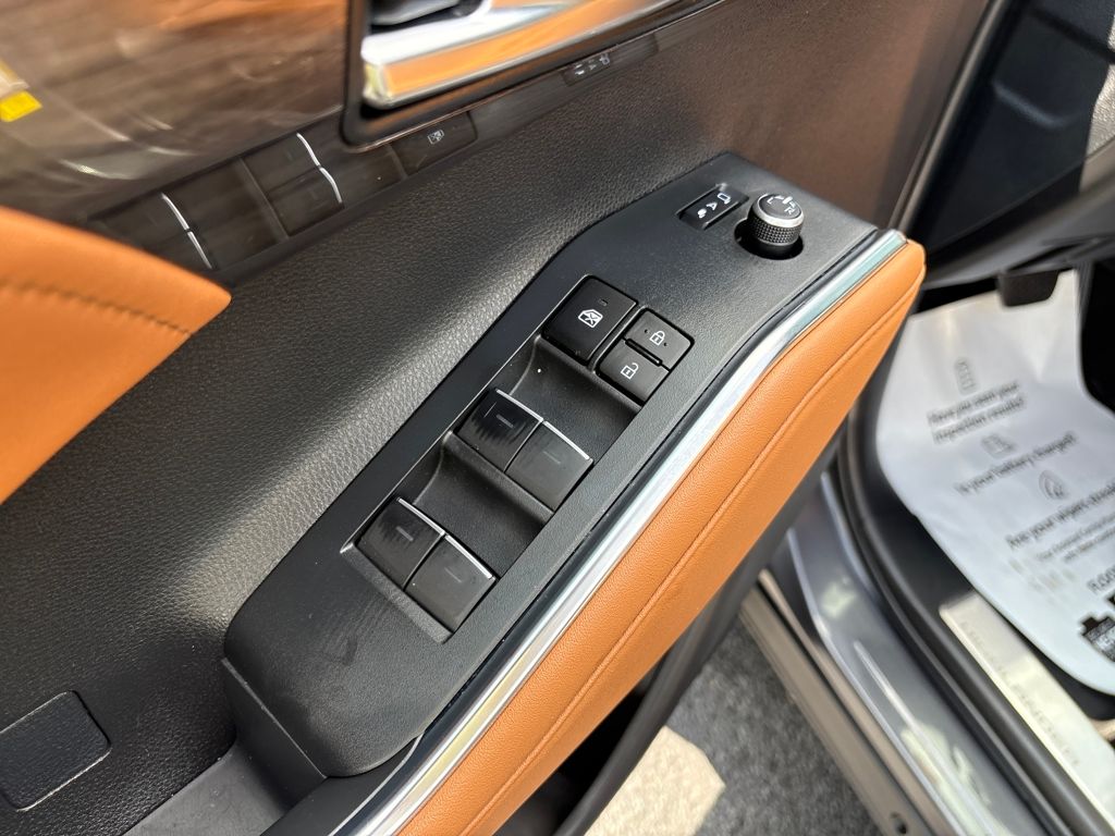 2024 Toyota Highlander Platinum photo 11