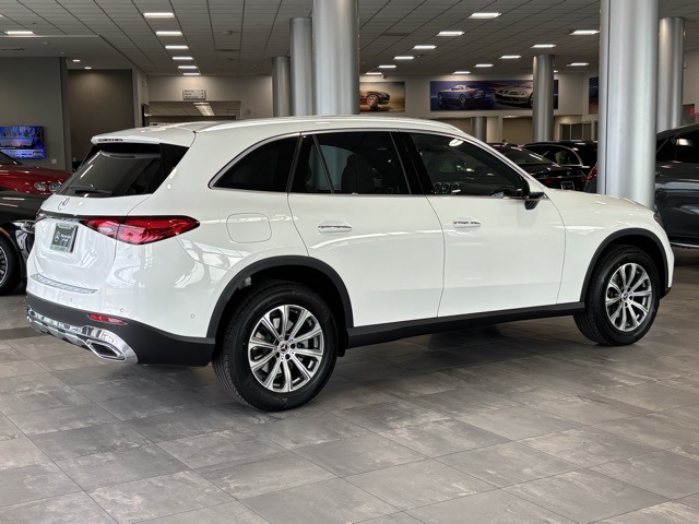 2026 Mercedes Benz GLC 300 photo 2