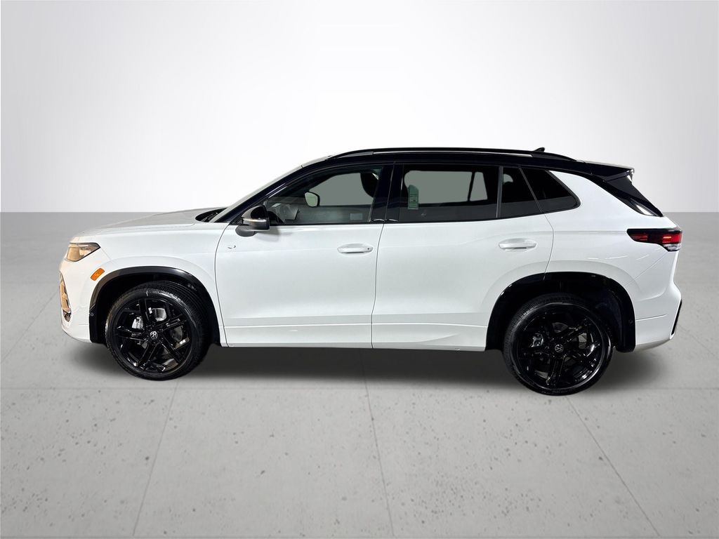 2025 Volkswagen Tiguan SE R-Line Black photo 9