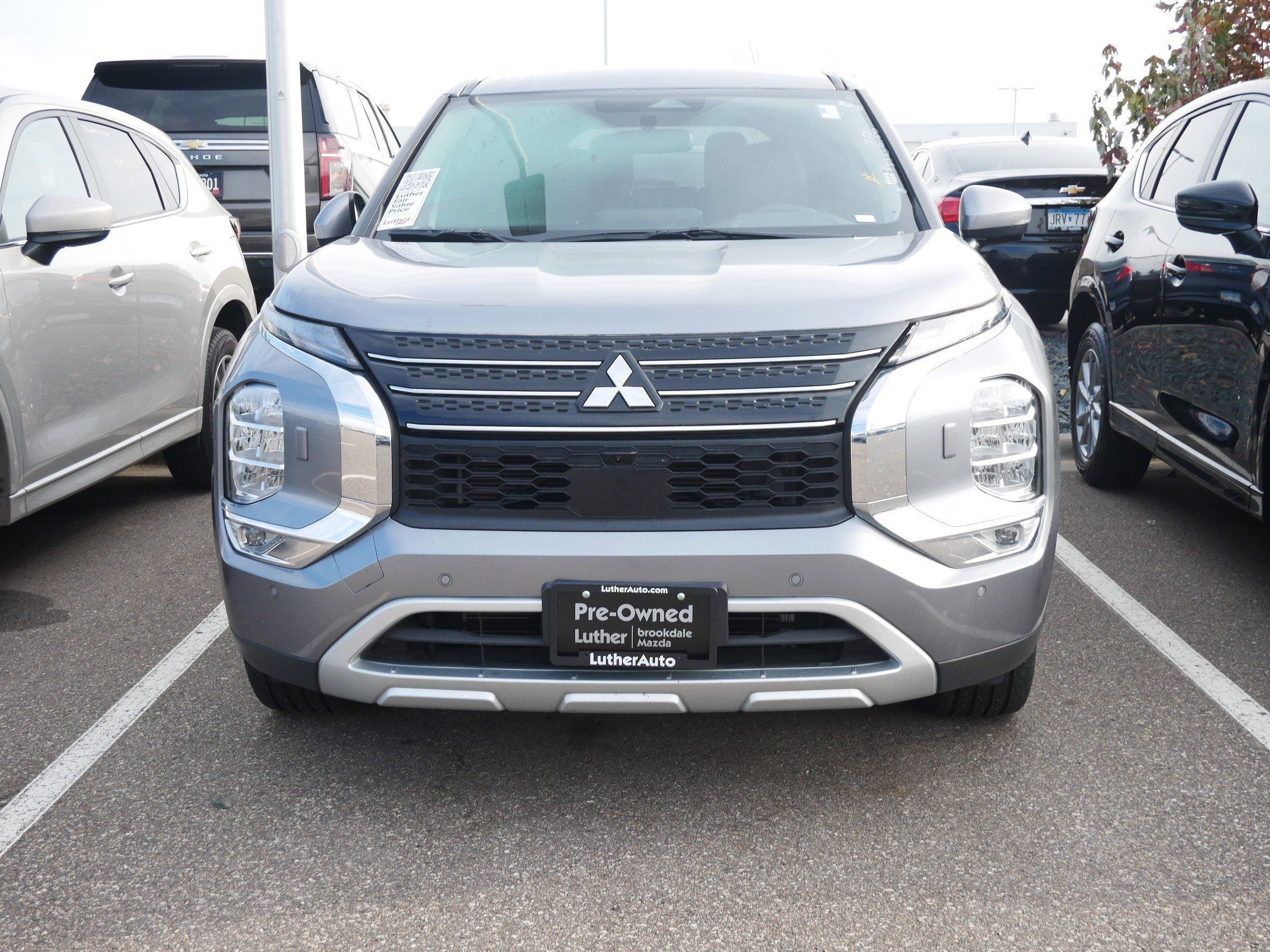Used 2024 Mitsubishi Outlander SE with VIN JA4J4VA85RZ048753 for sale in Brooklyn Center, Minnesota