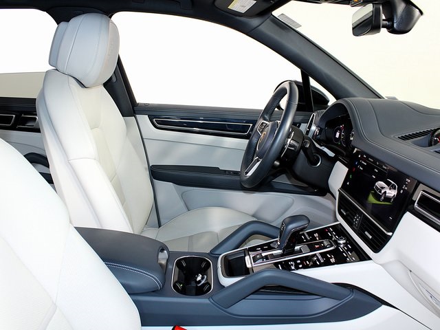 2023 Porsche Cayenne E-Hybrid Platinum Edition photo 25