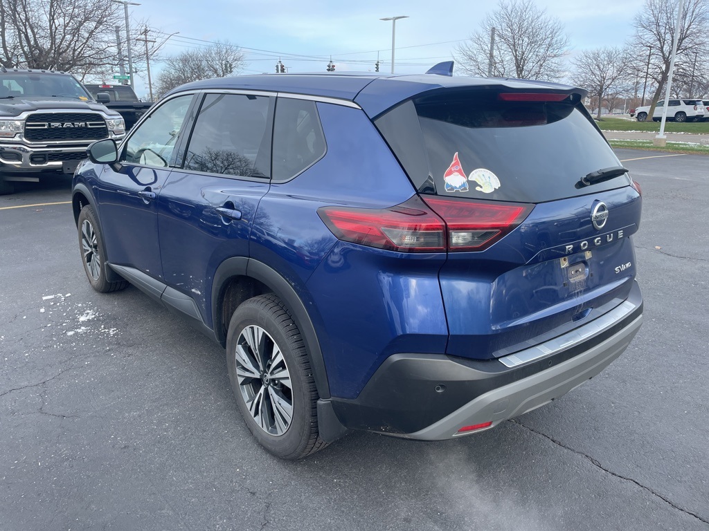 2021 Nissan Rogue SV photo 3