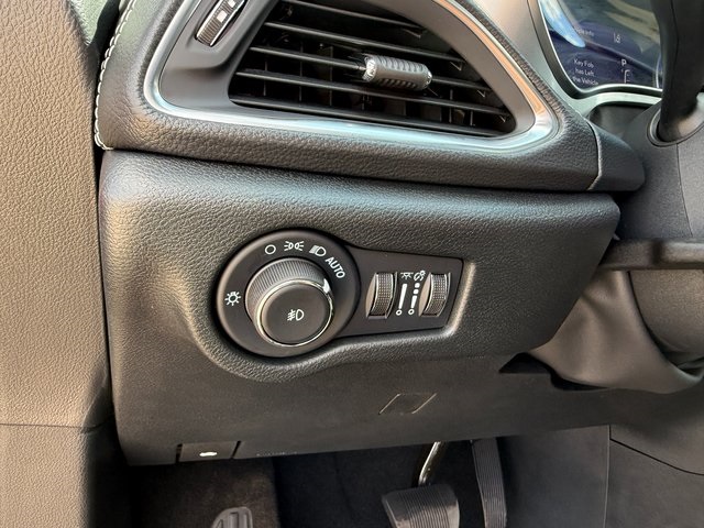 2026 Chrysler Pacifica Limited photo 18