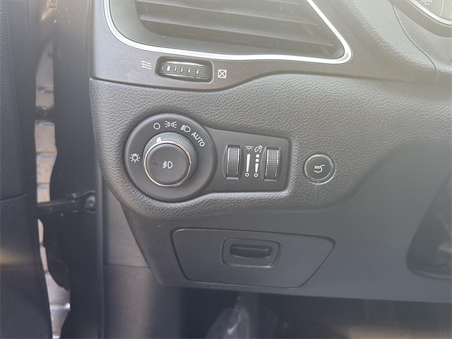 2022 Jeep Cherokee Trailhawk photo 27