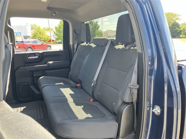 2021 Chevrolet Silverado 2500HD Custom photo 13