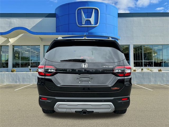 2024 Honda Pilot TrailSport photo 2