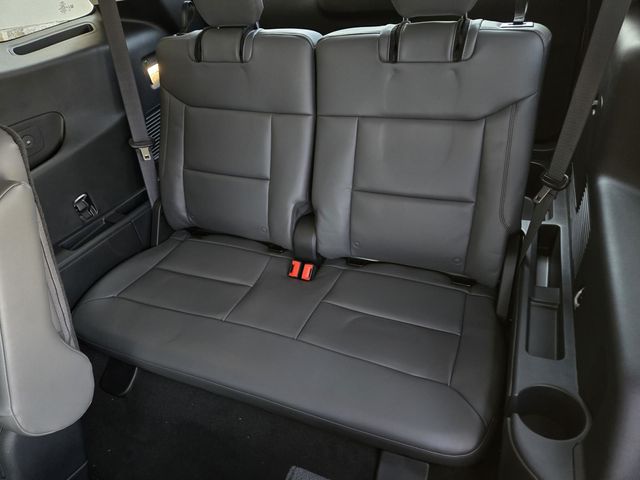 2025 Ford Explorer photo 19