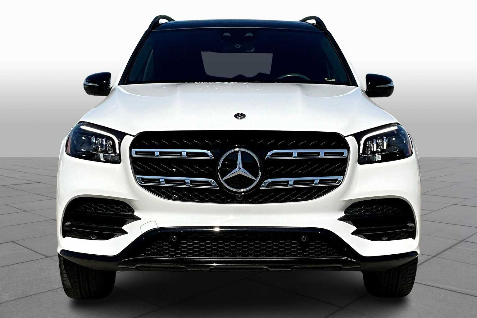 2023 Mercedes Benz GLS 450 4MATIC photo 3