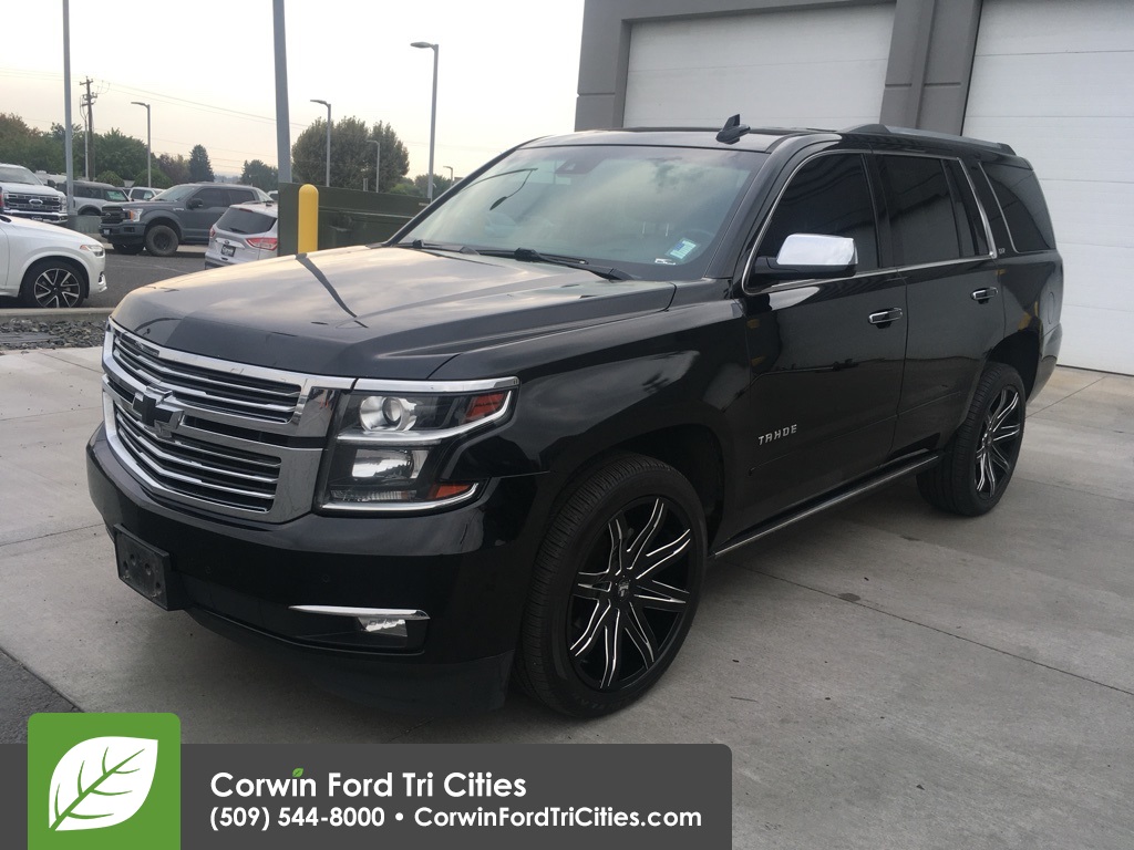 2015 Chevrolet Tahoe LTZ photo 2