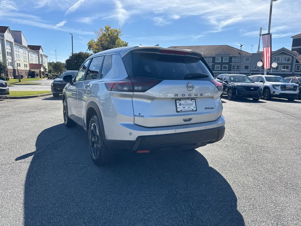 2024 Nissan Rogue SV photo 3