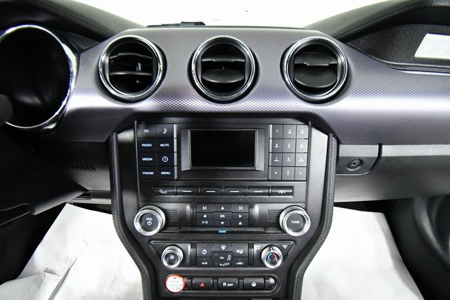 2016 Ford Mustang EcoBoost photo 3
