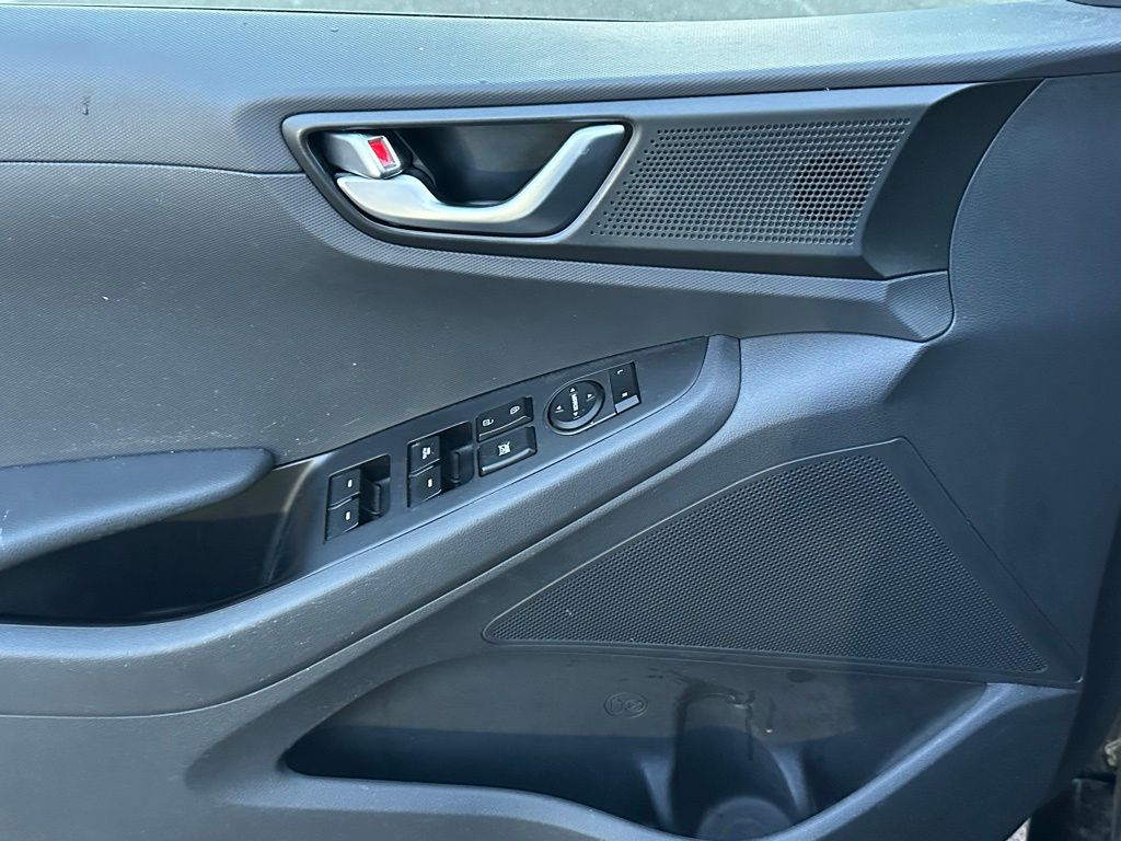 2019 Hyundai Ioniq SEL photo 4