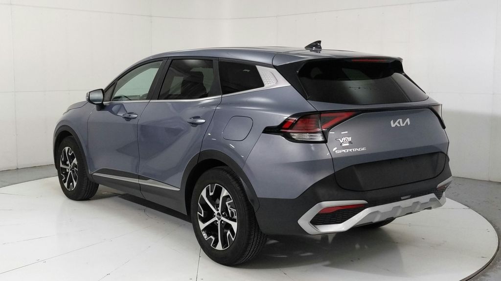 2024 Kia Sportage EX photo 3