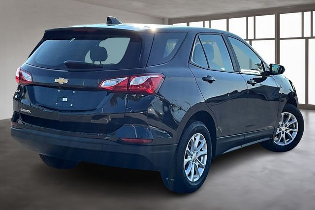 2020 Chevrolet Equinox LS photo 3