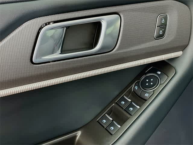 2025 Ford Explorer ST-Line photo 20