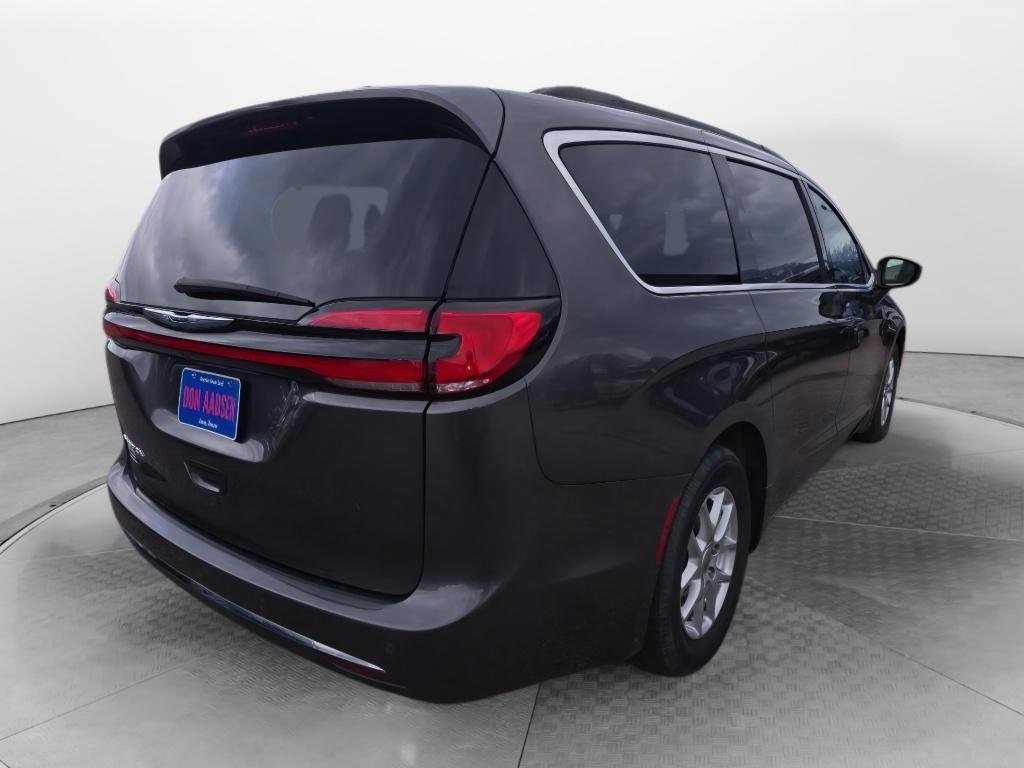 2022 Chrysler Pacifica Touring L photo 6