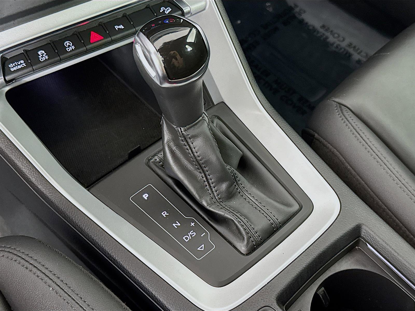 2021 Audi Q3 45 TFSI S line Premium photo 18