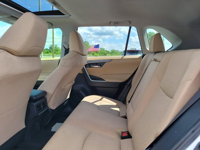 2019 Toyota RAV4 XLE photo 11