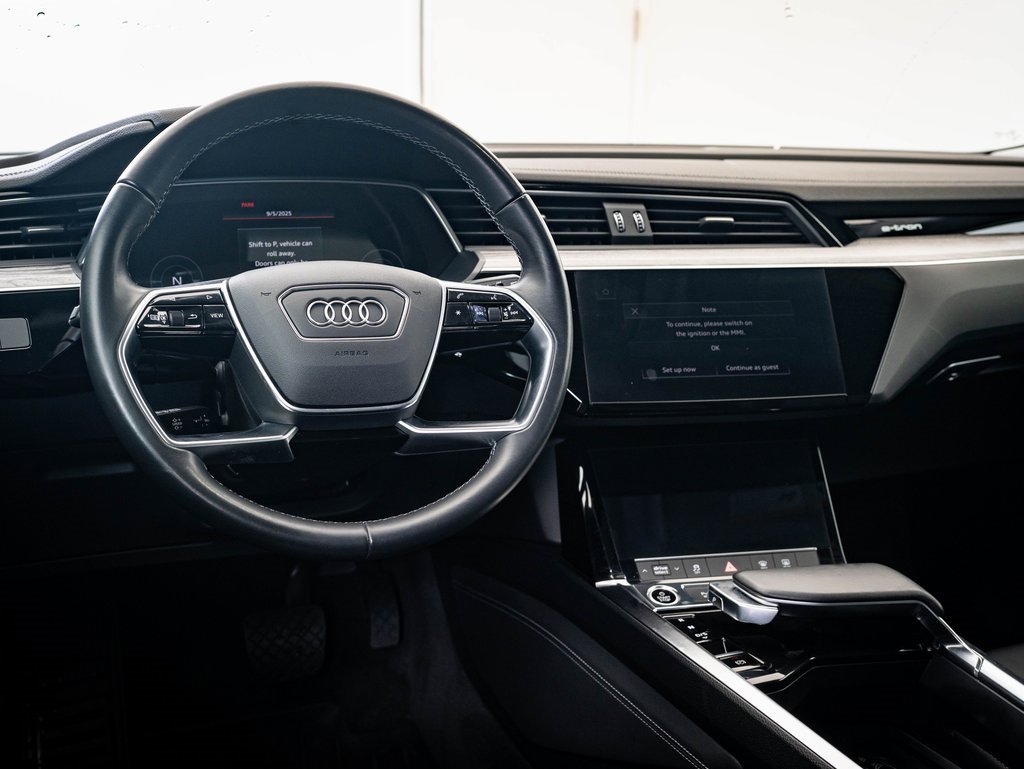 2022 Audi e-tron Premium photo 4