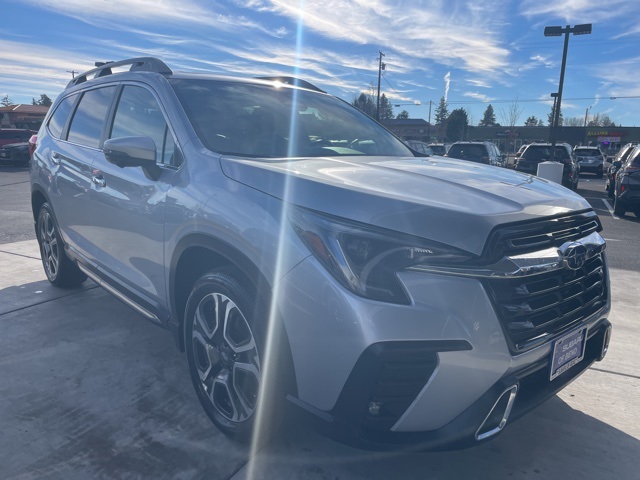 2023 Subaru Ascent Touring photo 3