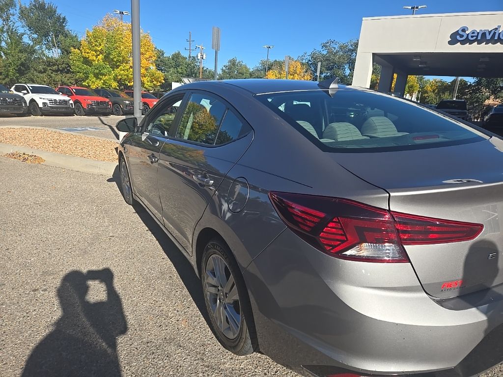 2020 Hyundai Elantra SEL photo 3