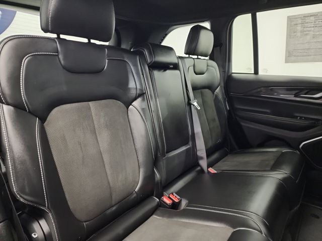 2022 Jeep Grand Cherokee Altitude photo 28