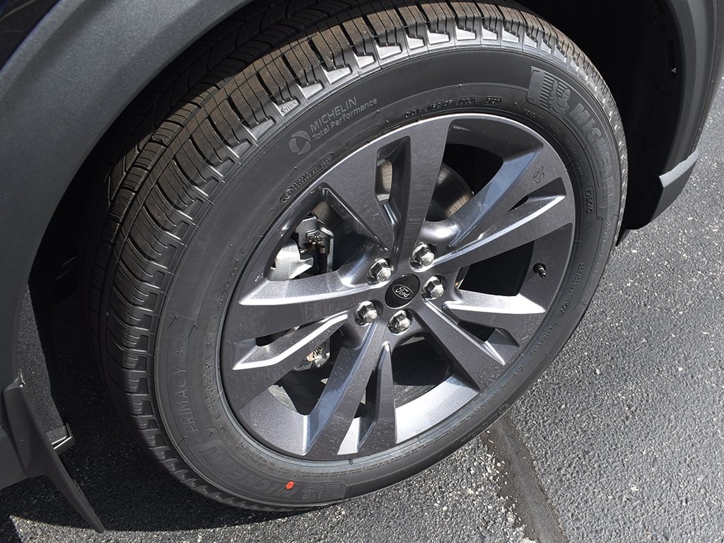 2025 Ford Explorer photo 10