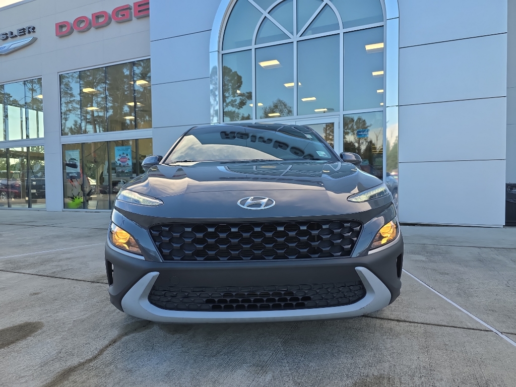 2023 Hyundai Kona SE photo 2