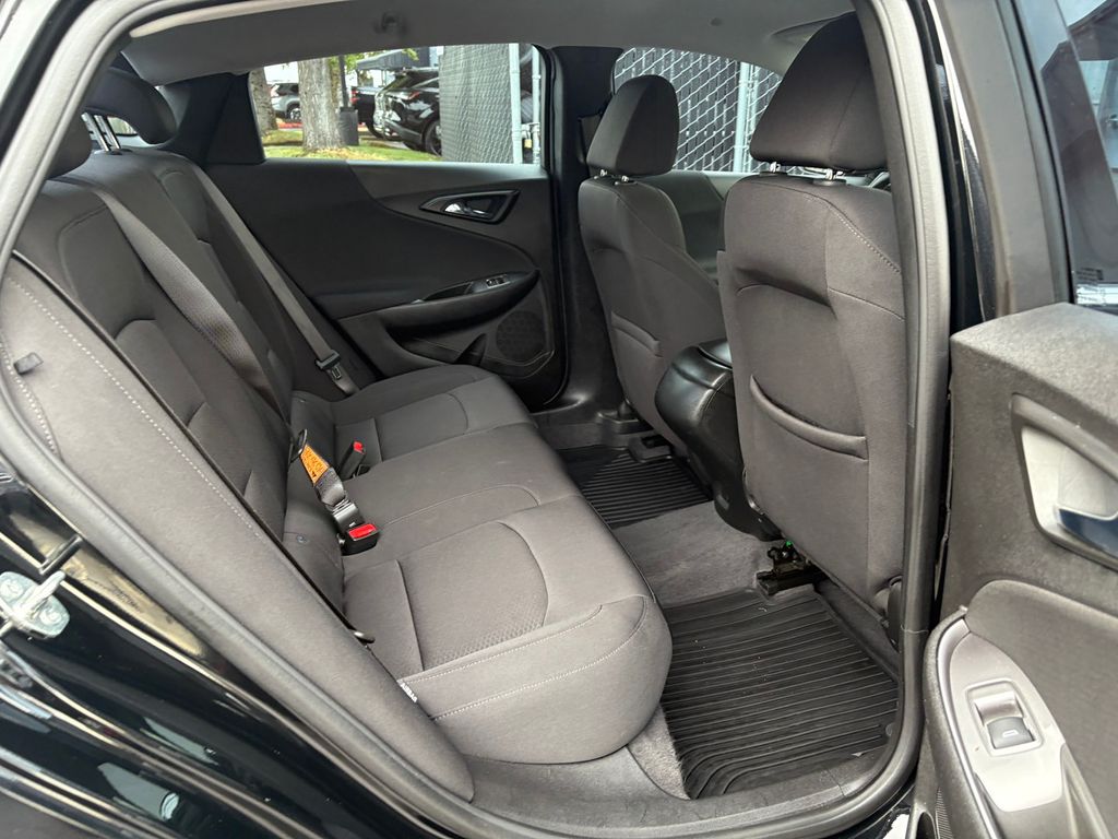 2020 Chevrolet Malibu LS photo 26