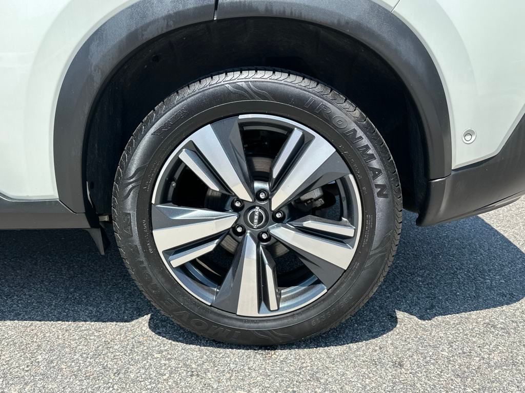 2023 Nissan Rogue SL photo 8