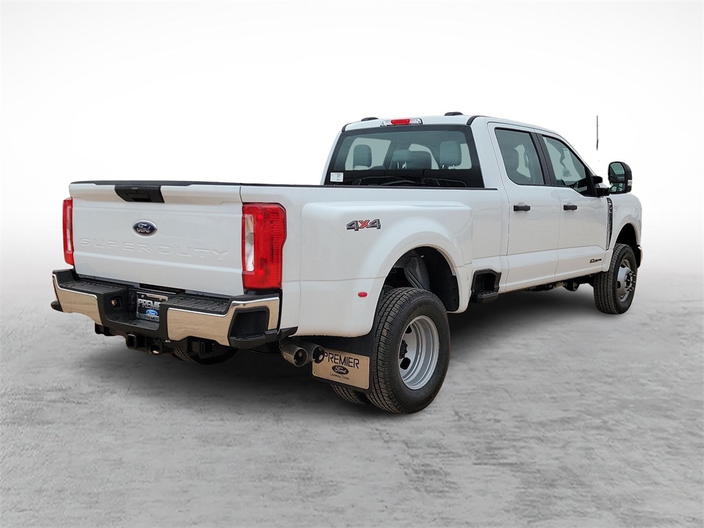 2025 Ford F-350 photo 11