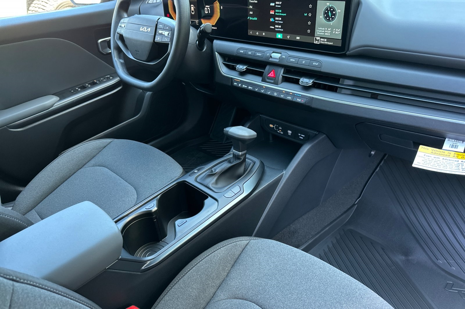 2025 Kia K4 LXS photo 11